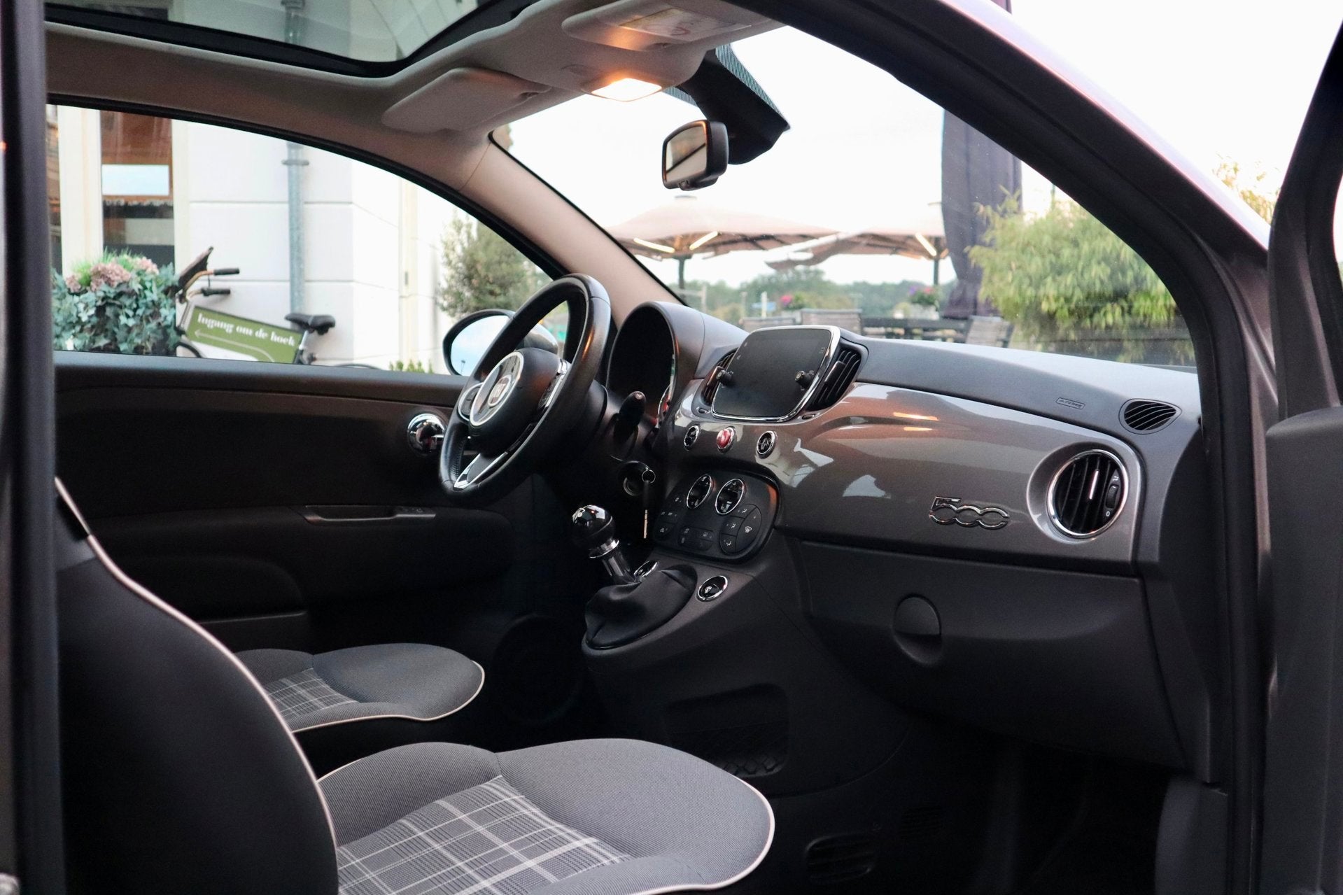 Fiat 500 0.9 TwinAir Lounge | RIJKLAARPRIJS | Apple CarPlay, Voorwielaandrijving, 86 pk, Gebruikt, Leder en Stof