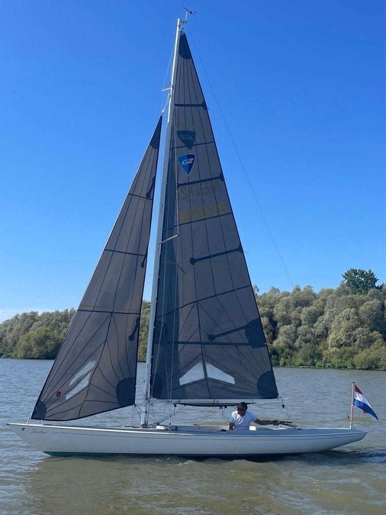 G2 vd. Stad Zeilboot, Ophalen, 105 cm, Binnenboordmotor, Zo goed als nieuw