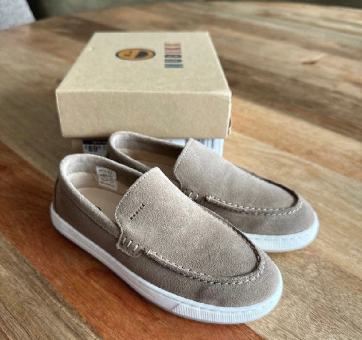 Nubikk loafer suede taupe nieuw, Schoenen, Nieuw, Ophalen of Verzenden, Jongen