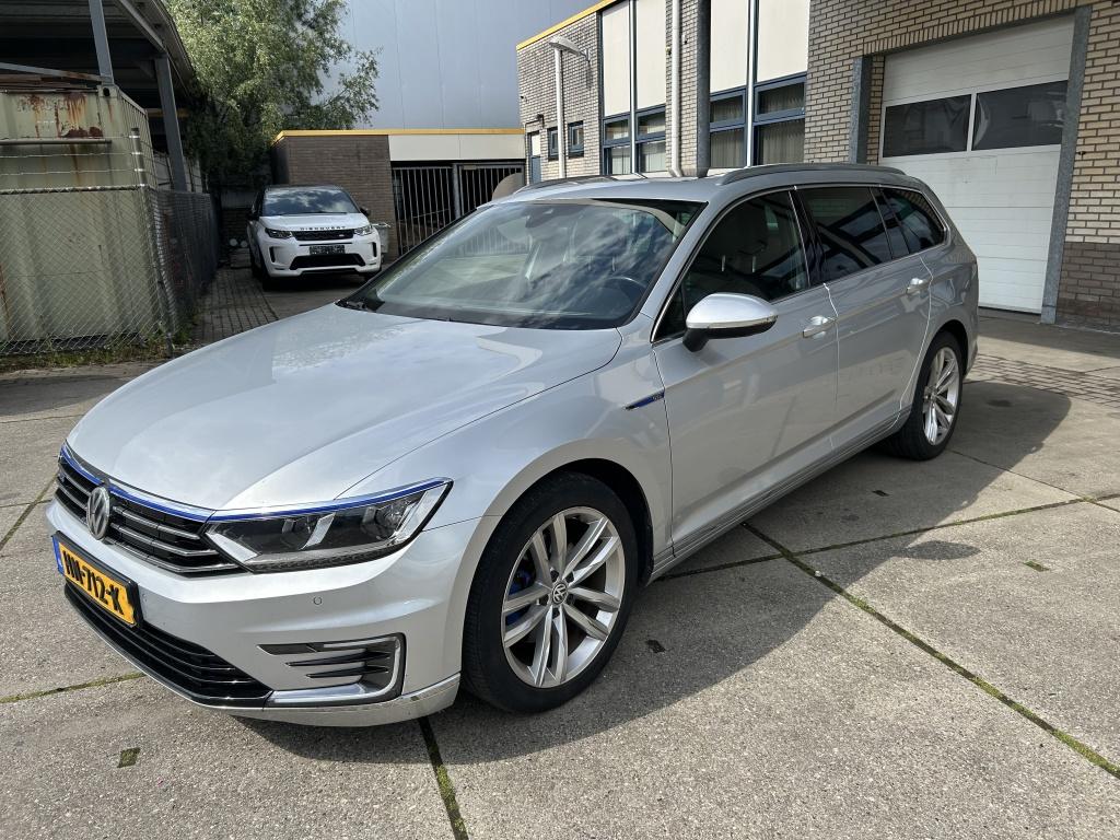 Volkswagen Passat Variant 1.4 TSI GTE Highline pano leer nav, Automaat, Gebruikt, 4 cilinders, 157 pk
