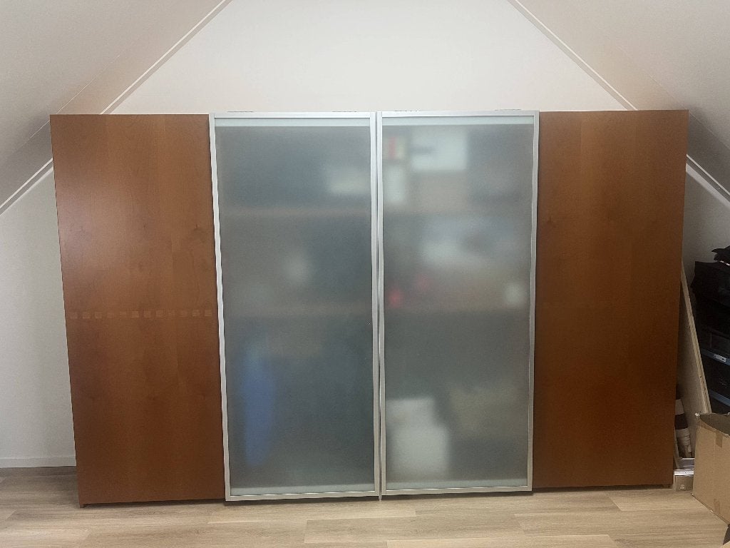 Kast solide en kwaliteit ! 370 cm breed !, Ophalen, 200 cm of meer, Met plank(en), Zo goed als nieuw
