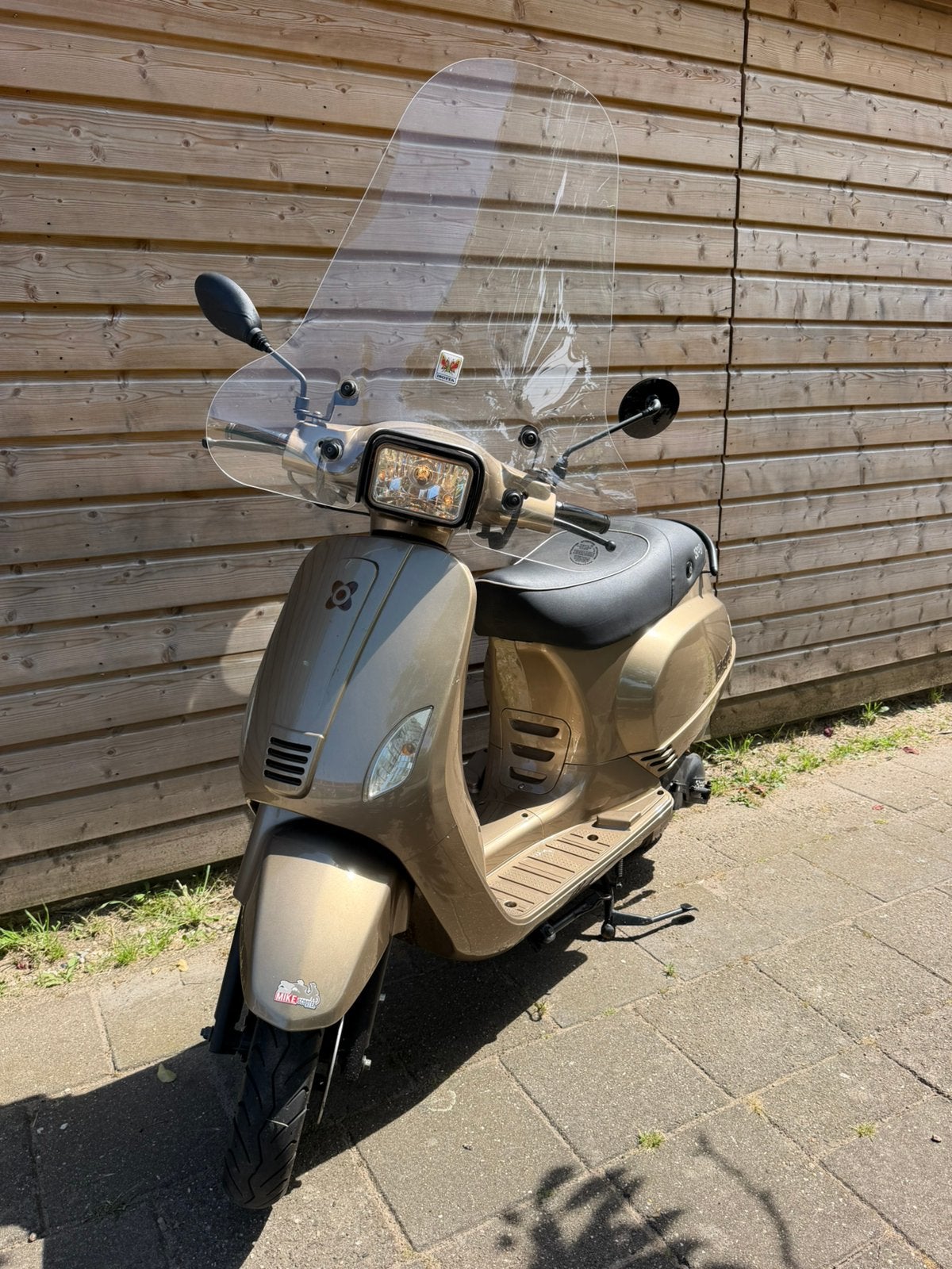 Agm vx50 mooie schooter champagne, Ophalen, Zo goed als nieuw, Benzine, Overige merken