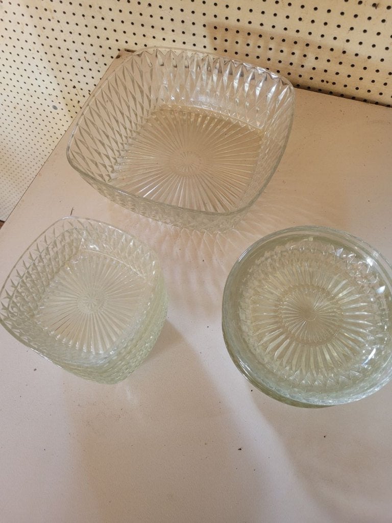 Vintage Schalen set glas rond en vierkant, Vintage, Ophalen of Verzenden, Glas, Schaal of Schalen