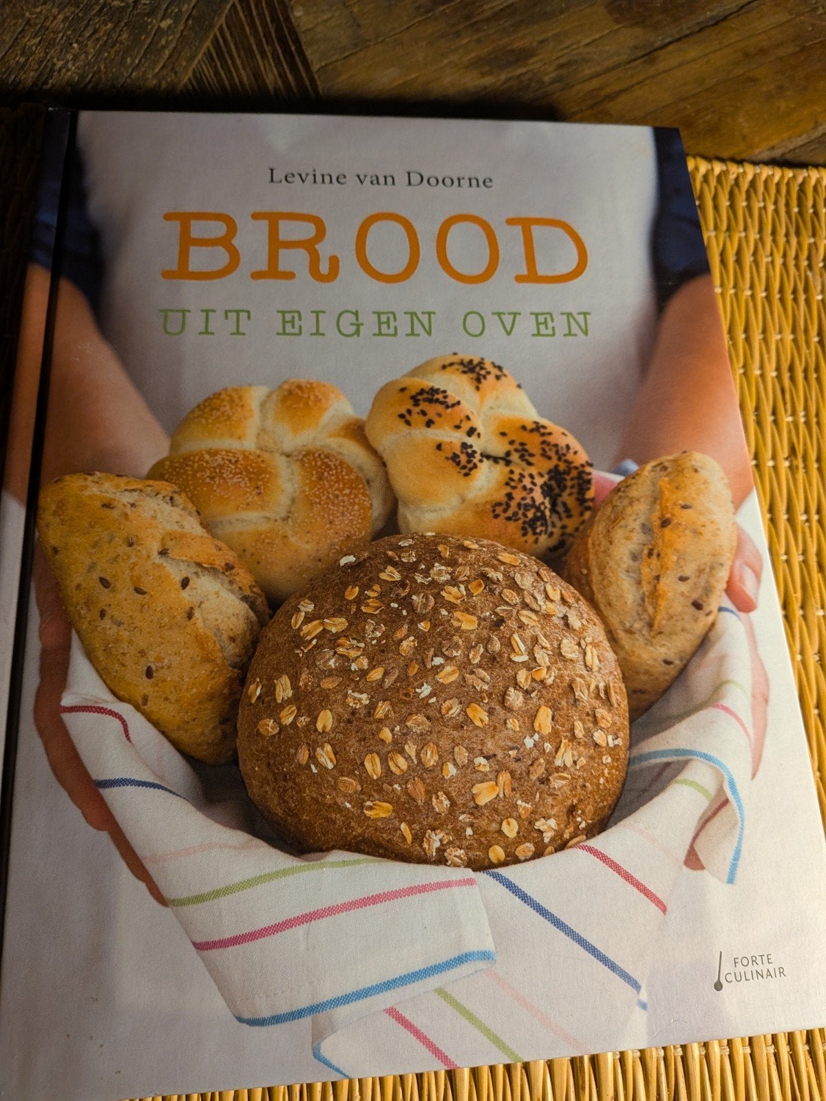 Brood uit eigen oven - Levine van Doorn - Nieuwstaat, Boeken, Overige typen, Ophalen of Verzenden, Europa, Levine van Doorn