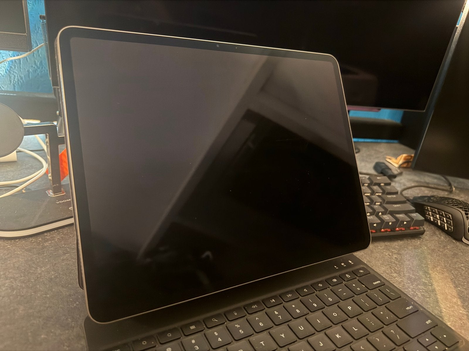 iPad Air 13-inch (M4) met Magic Keyboard - Zo goed als nieuw