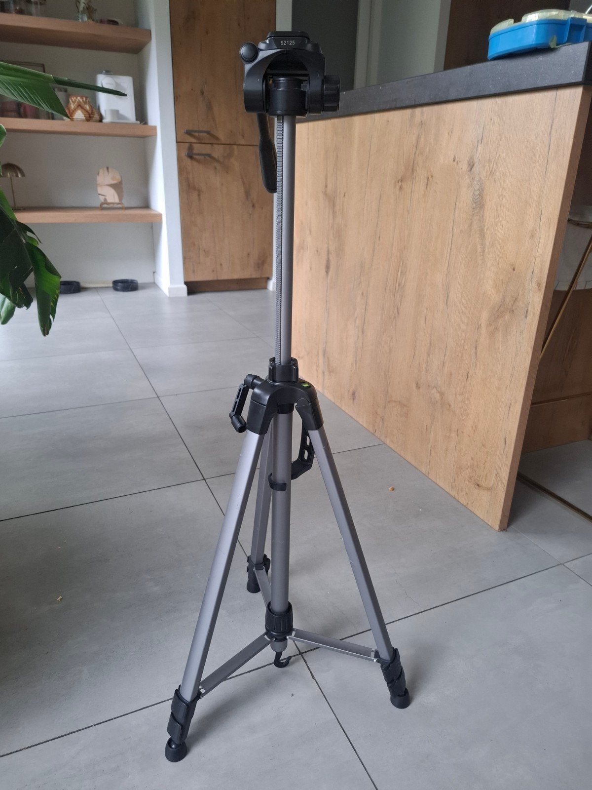 Hama Alpha 2500 Statief met Balhoofd en Waterpas, Audio, Tv en Foto, Fotografie | Statieven en Balhoofden, Gebruikt, Met waterpas