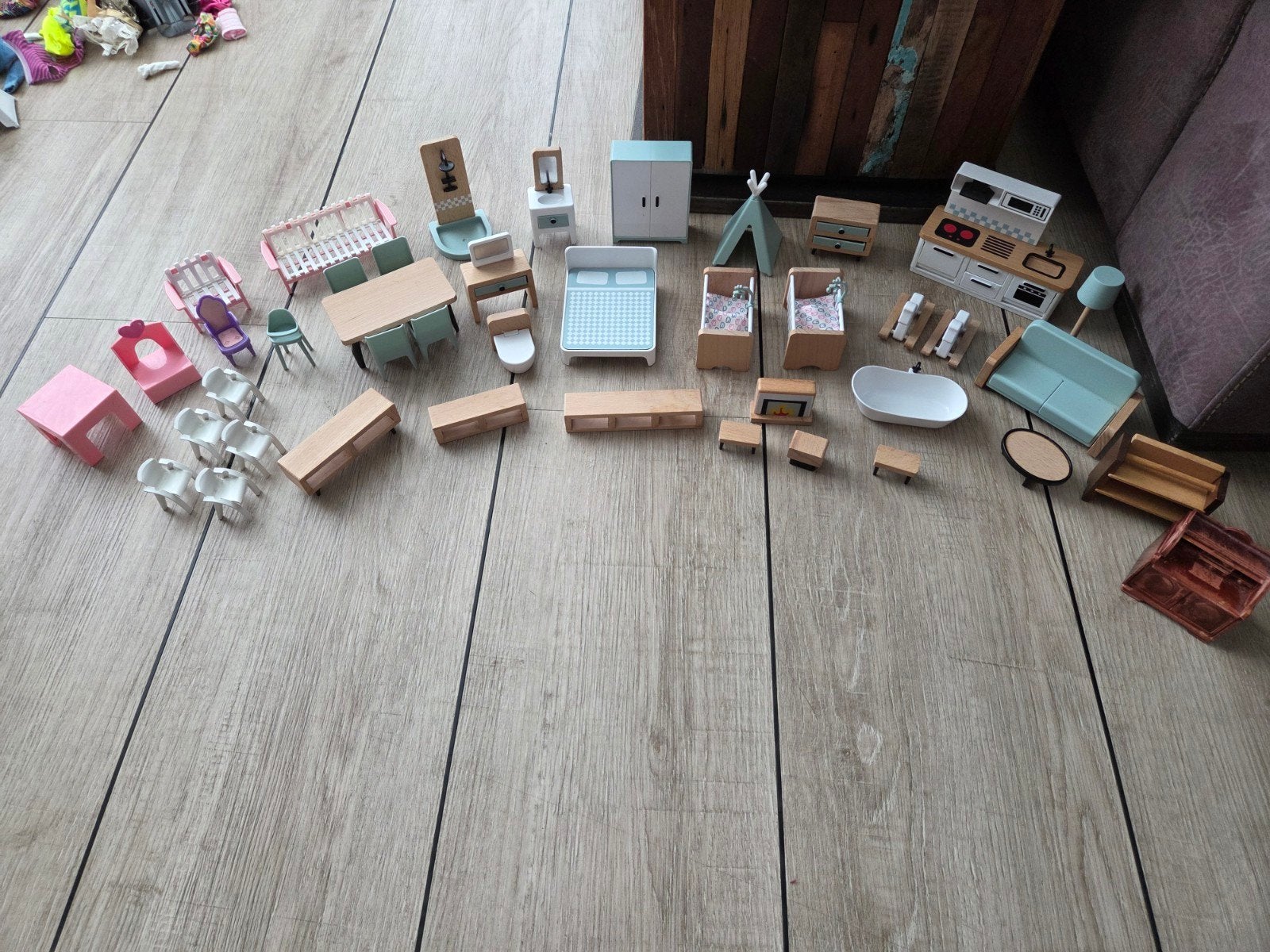 Grote set meubels / inrichting poppenhuis - Houten speelgoed, Ophalen of Verzenden, Zo goed als nieuw, Toebehoren