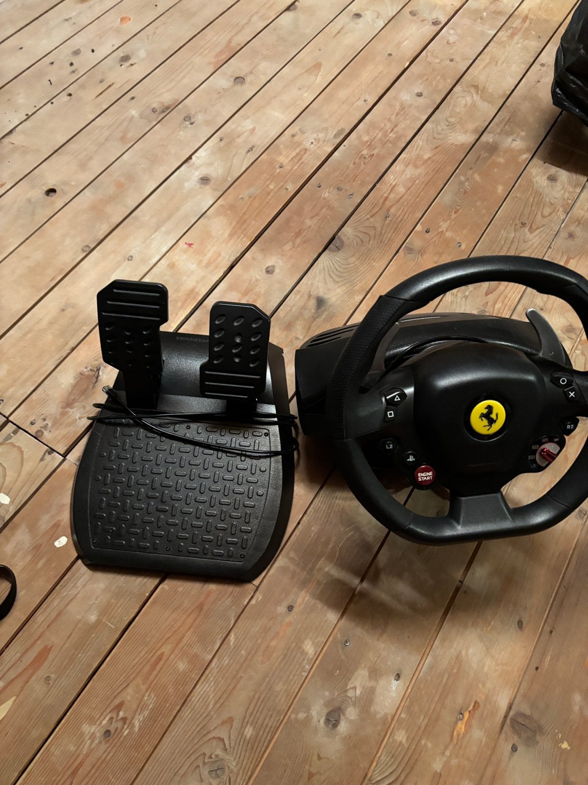 Ferarri racestuur en pedalen voor ps4 en 5, Ophalen, Zo goed als nieuw, PlayStation 1