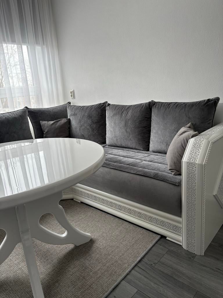 Bankstel met tafel, Ophalen, Zo goed als nieuw, Minder dan 4 stoelen