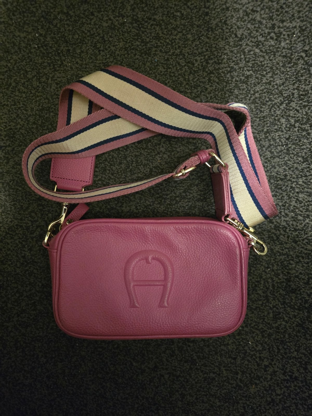 Aigner leren schoudertas, Ophalen of Verzenden, Roze, Overige merken, Leer