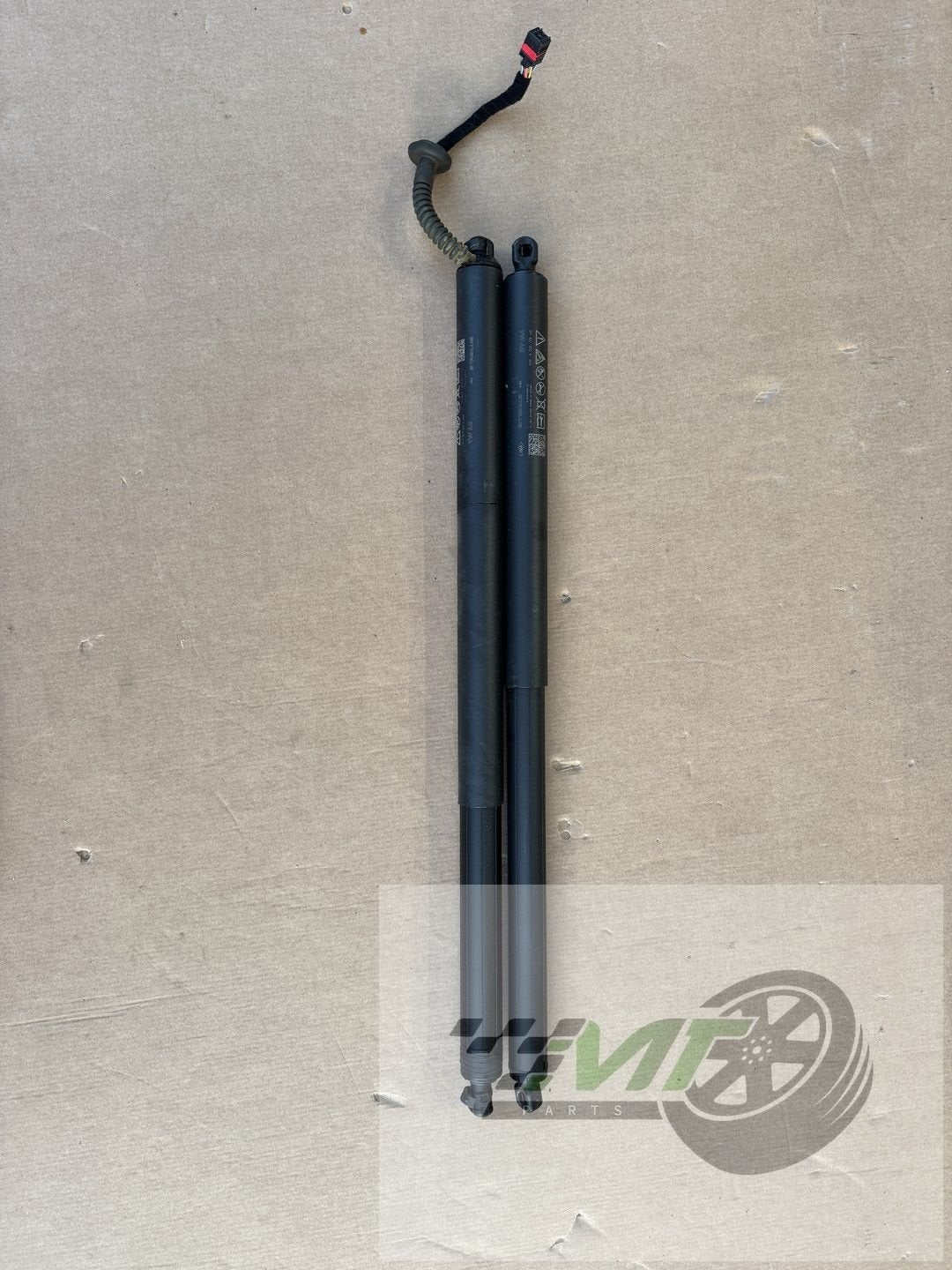 Cupra Formentor achterklep motor elektrische veren dempers, Auto-onderdelen, Gebruikt, Achterklep, Overige automerken, - Autovía A-2, Km 585 08760 Martorell  Espana