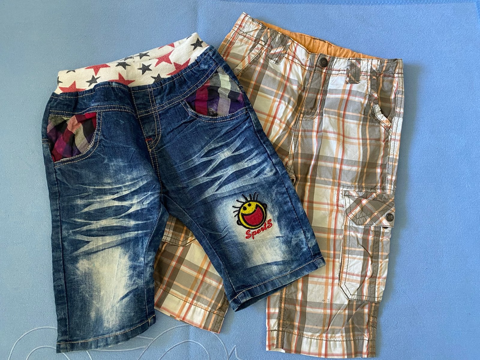 2x Jongens korte broek - spijker en geruit in maat 116, Ophalen of Verzenden, Gebruikt, Jongen, Broek
