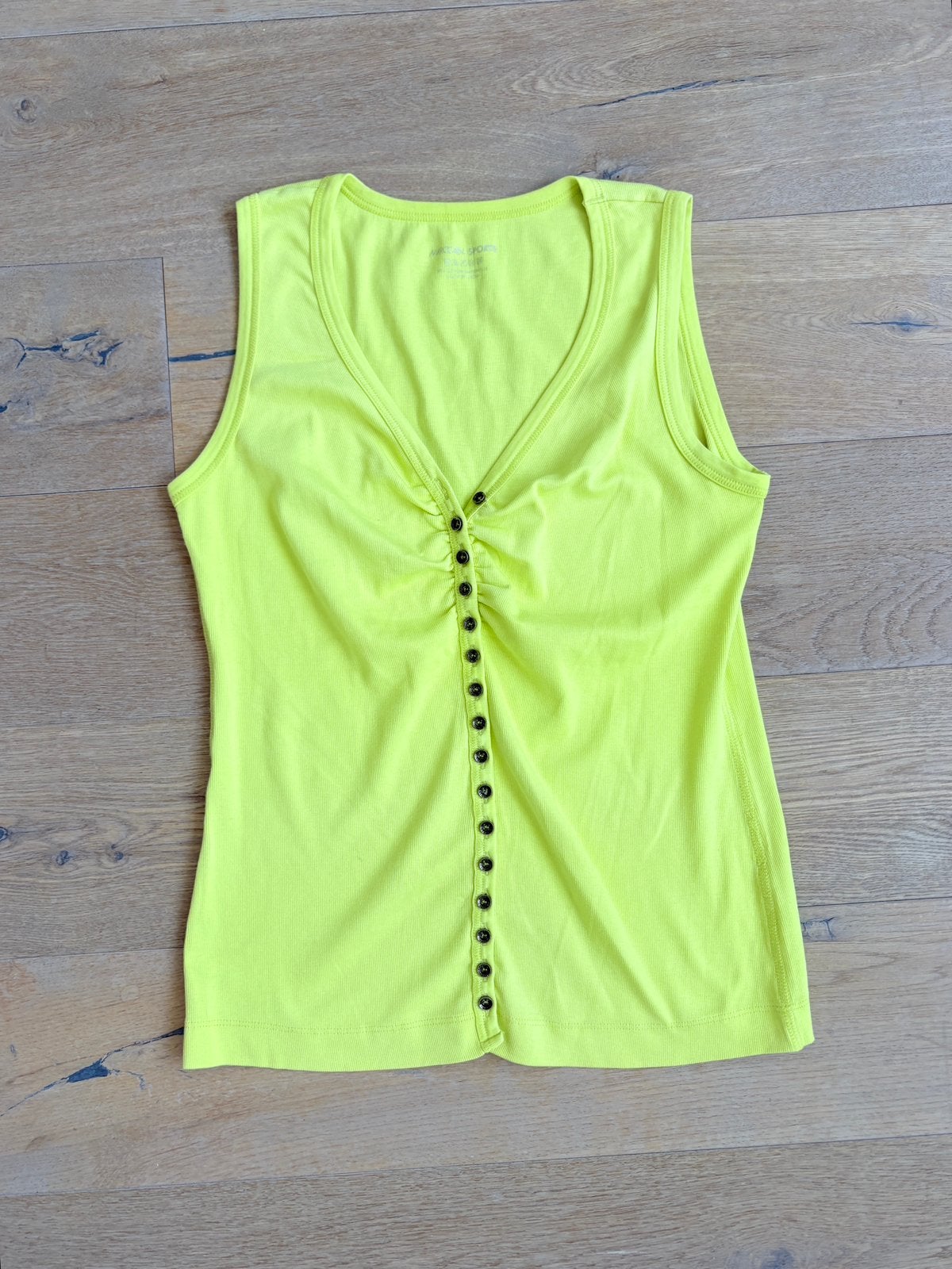 Marccain Sports limegroen gilet/ topje met knoopjes N4/ca 40, Maat 38/40 (M), Geel, Ophalen of Verzenden, Zo goed als nieuw