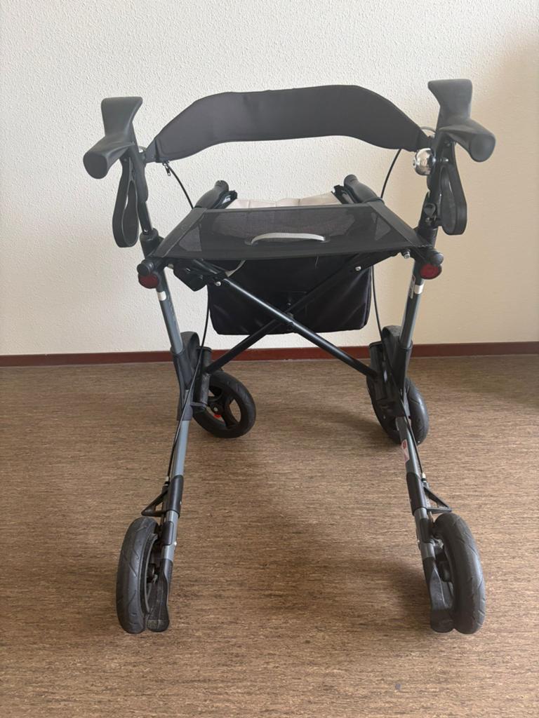 Topro rollator in uitstekende staat, Ophalen, Lichtgewicht, Zo goed als nieuw