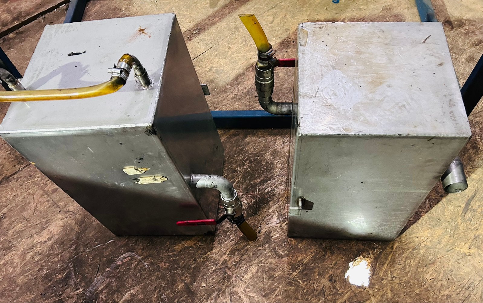 twee rvs brandstof tanken, Ophalen, Gebruikt, Motor en Techniek, Motorboot