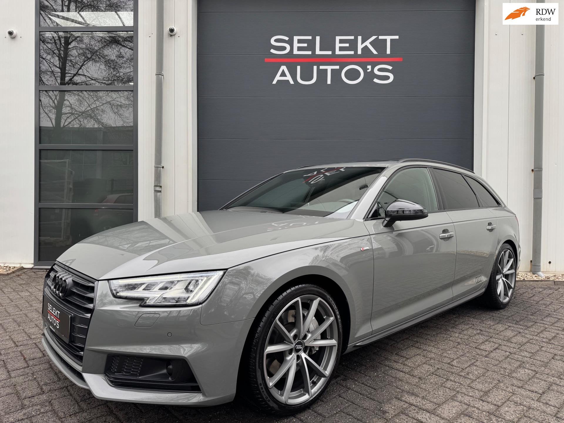 Audi A4 Avant 2.0 TFSI MHEV Quattro Sport S line Black Editi, Automaat, 15 km/l, Gebruikt, Euro 6