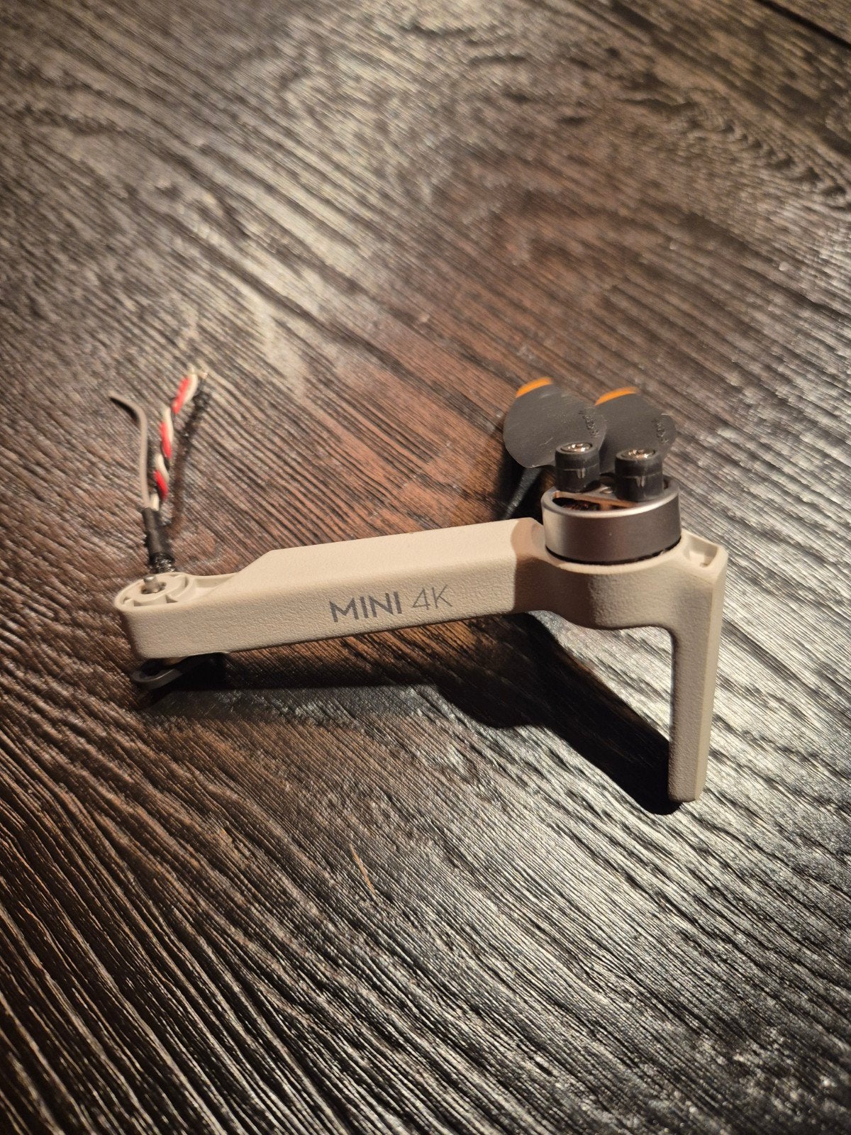 DJI Mini 4K - Rechter Voorarm (Front Right Arm) met Motor &, Audio, Tv en Foto, Cameradrone, Ophalen of Verzenden, Zo goed als nieuw