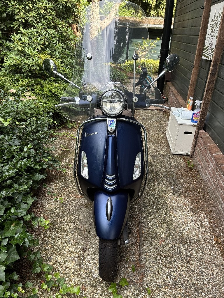 Vespa Primavera 2018 | 1e eigenaar | Grote beurt gehad 2026, Fietsen en Brommers, Ophalen, Gebruikt, Overige modellen, Benzine