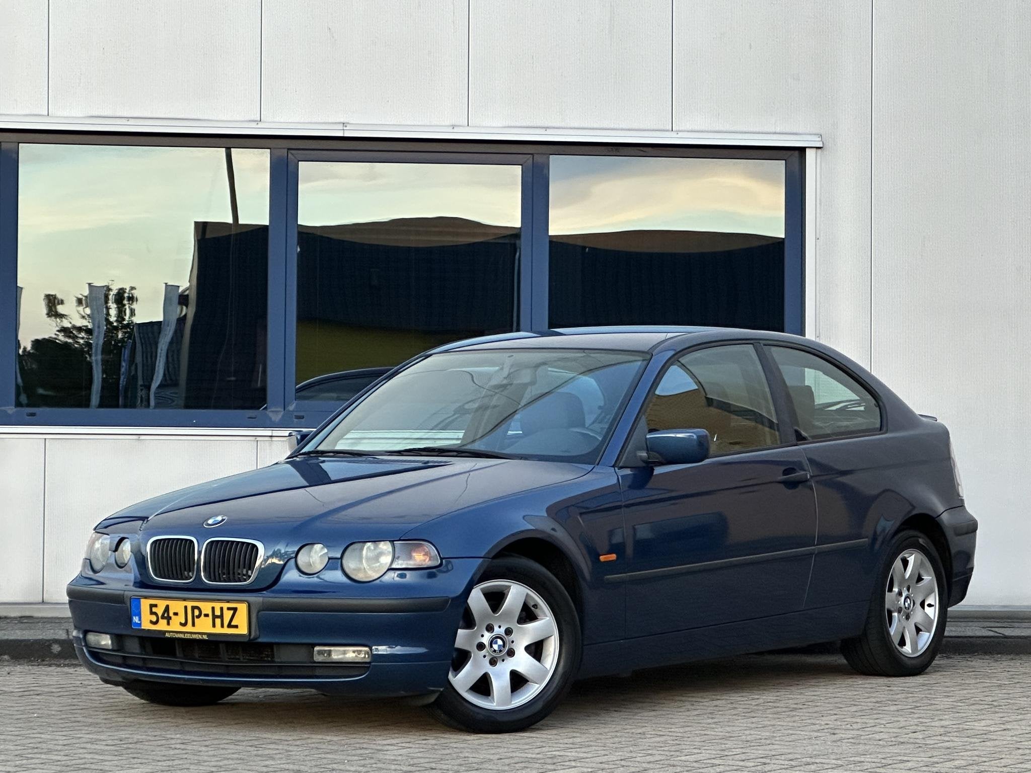 BMW 3-serie Compact 316ti l Topasblau l Nieuwe apk l, Auto's, 4 cilinders, Blauw, Handgeschakeld, 1275 kg