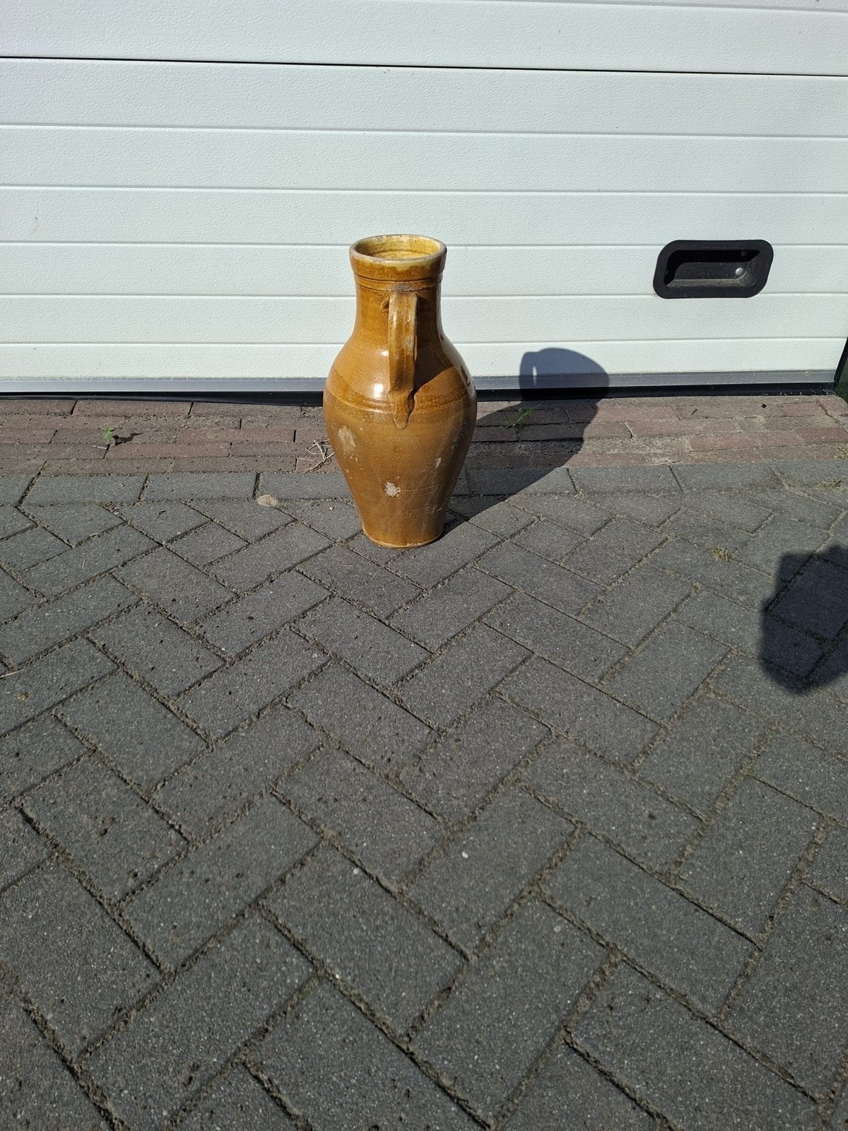 Antieke Keulse aardewerk pot, Ophalen
