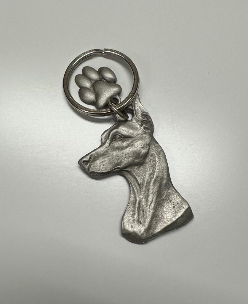 Sleutelhanger Dobermann gecoupeerde oren - tin, Verzamelen, Dier of Natuur, Nieuw, Ophalen of Verzenden, Nvt