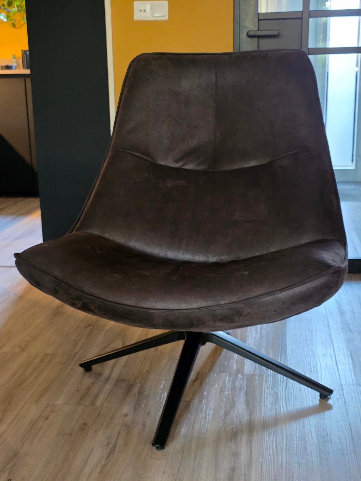 InHouse Manzone Draaifauteuil - Zo goed als nieuw, Huis en Inrichting, Ophalen, 75 tot 100 cm, Zo goed als nieuw, Stof