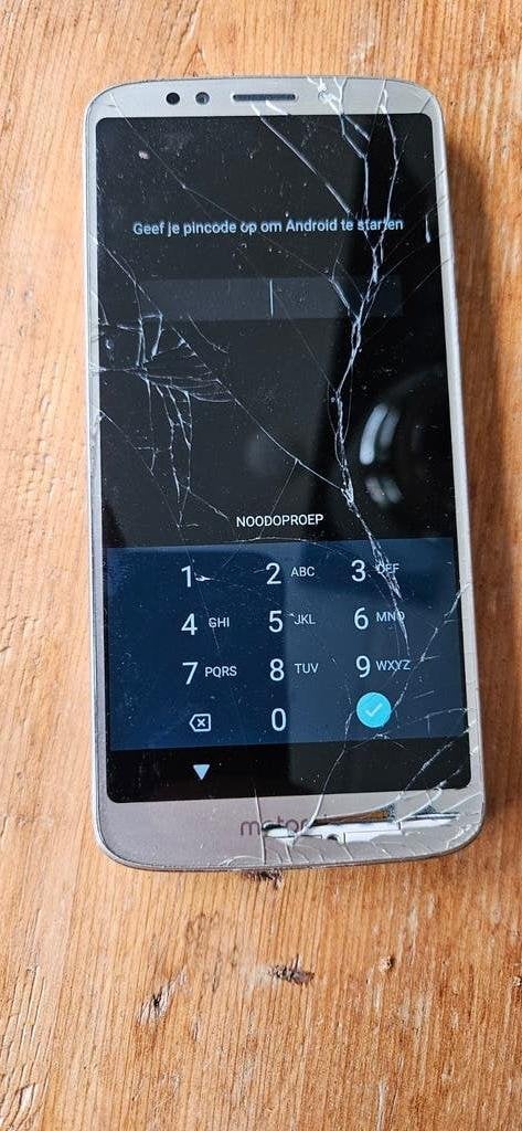 Motorola telefoon - beschadigd scherm (voor onderdelen), Telecommunicatie, Mobiele telefoons | Motorola, Overige modellen, Touchscreen