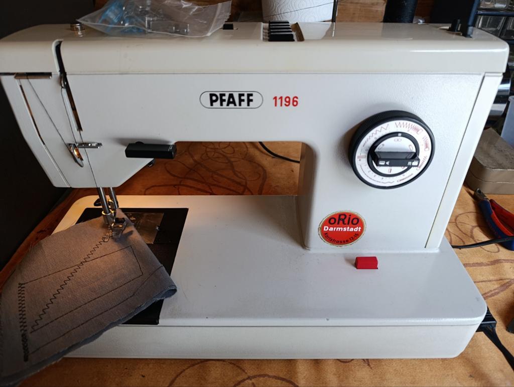 Pfaff 1196 naaimachine, Ophalen of Verzenden, Zo goed als nieuw, Metaaldraaibank