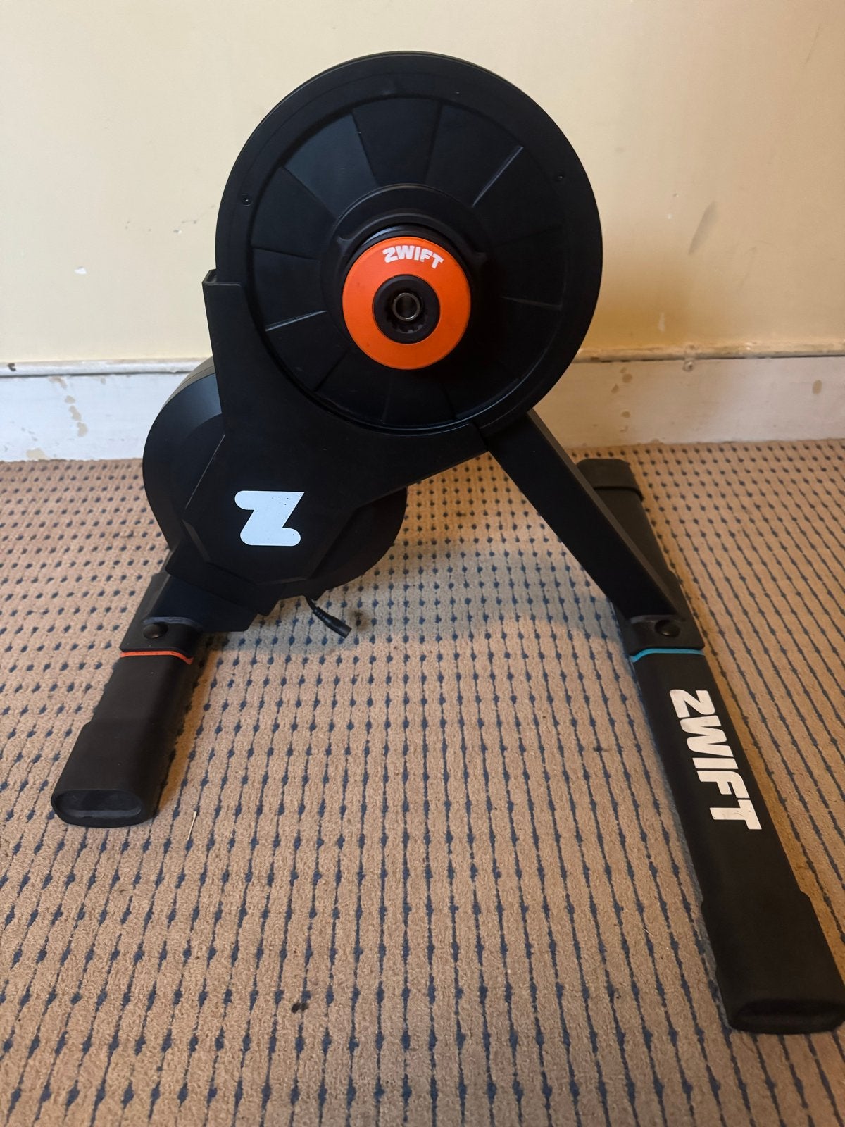 Zwift Hub One Smart Trainer - inclusief Zwift Cog & Click, Sport en Fitness, Ophalen, Zo goed als nieuw, Overige typen