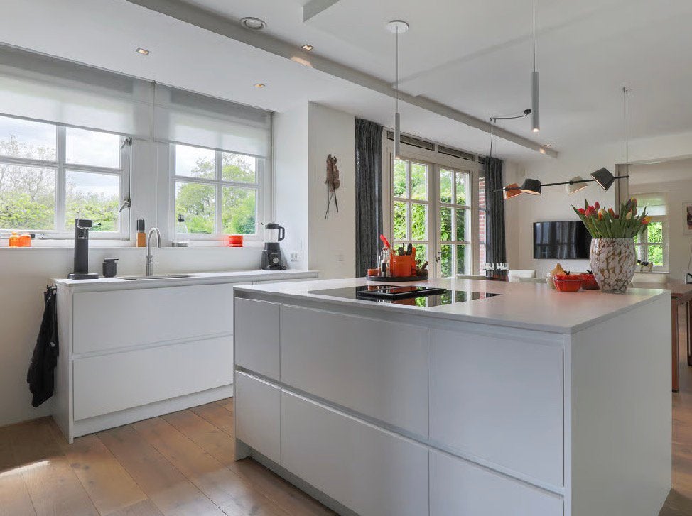 Moderne witte Keuken met eiland, Ophalen, Zo goed als nieuw, Wit, Met kookeiland