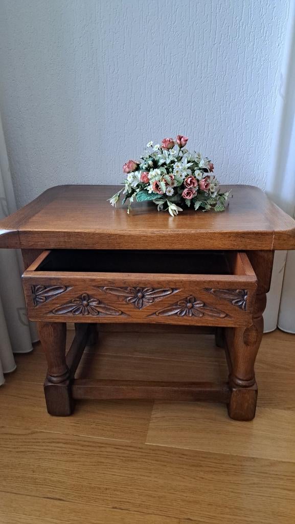 Castle furniture bijzet tafeltje., Ophalen