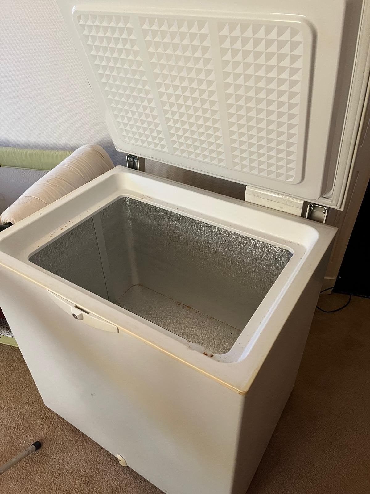 Whirlpool Vrieskist 150 liter - Compact en Efficiënt, Ophalen, Vrieskist, Gebruikt, Minder dan 85 cm