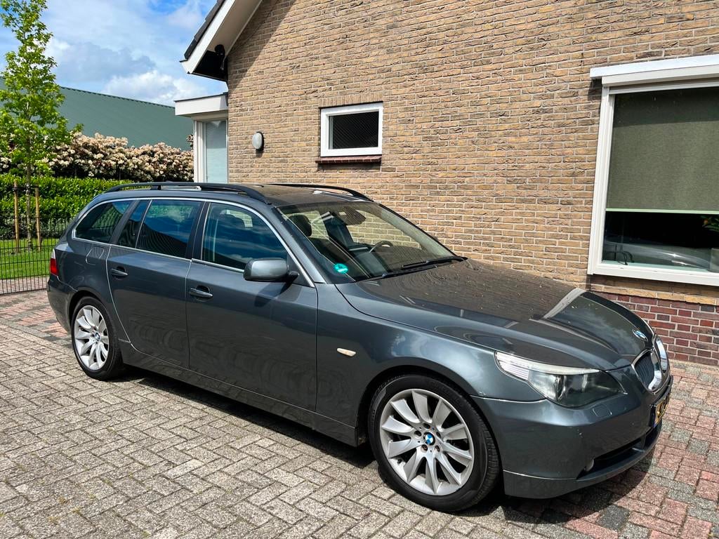 BMW 5-serie Touring 525i, Auto's, BMW, Automaat, Achterwielaandrijving, Gebruikt, 2000 kg
