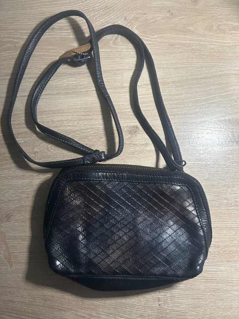 Zwart lederen handgemaakt schoudertasje Legend, Sieraden, Tassen en Uiterlijk, Ophalen, Gebruikt, Zwart, Schoudertasje