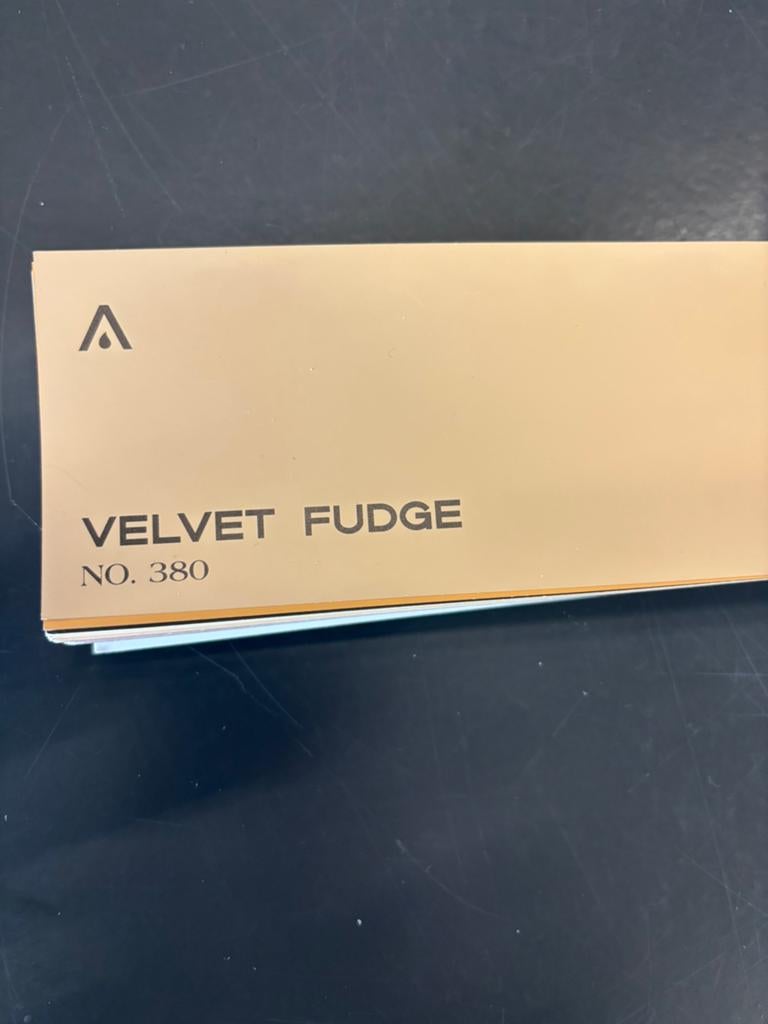 7,5 Liter Velvet Fudge Lab paint no. 380, Ophalen of Verzenden, Zo goed als nieuw