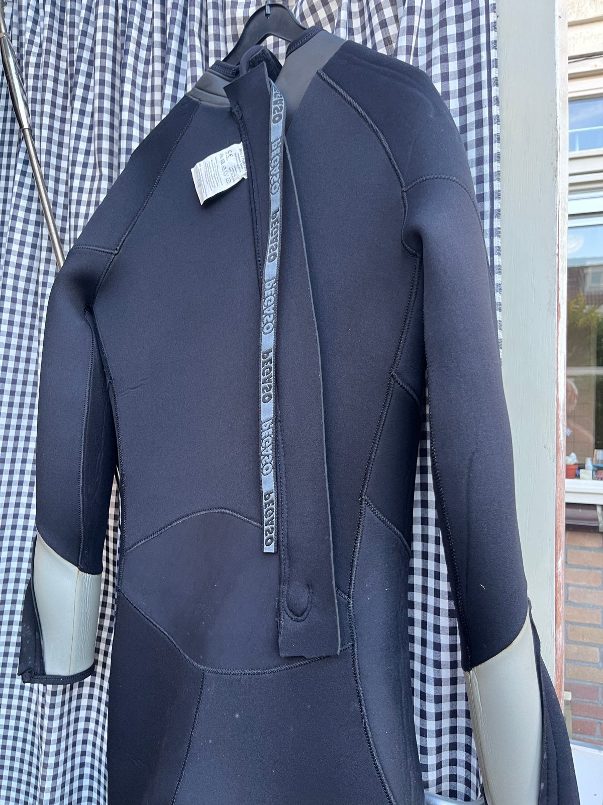 Wetsuit / duikpak 5mm Heren S/M, Watersport en Boten, Ophalen of Verzenden, Gebruikt, Heer, Wetsuit