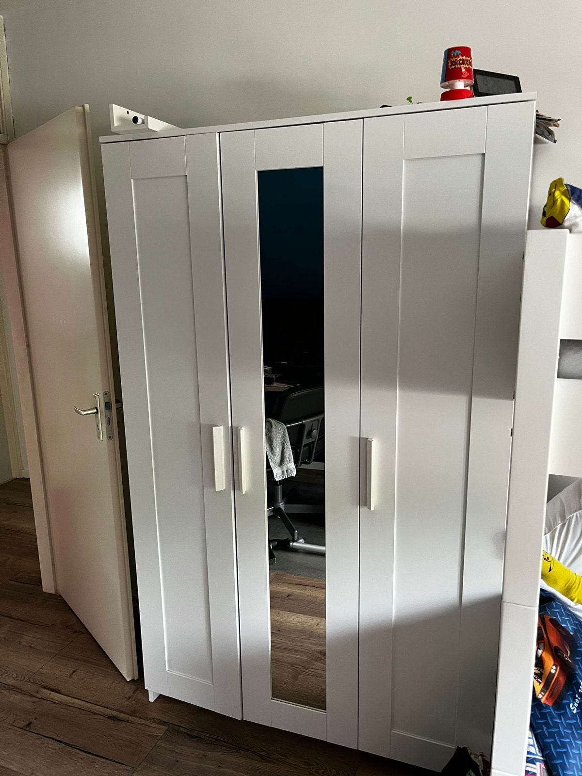 Witte kledingkast met hang- en leggedeelte, Gebruikt, 100 tot 150 cm, 200 cm of meer, Ophalen of Verzenden