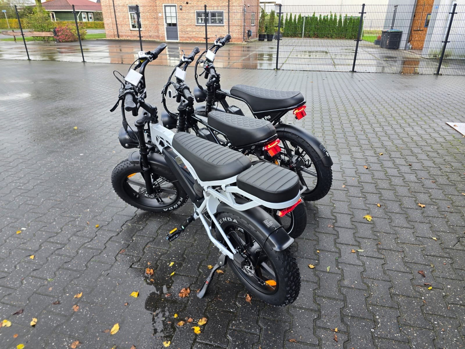 Foto 3 van Fatbike V8 Pro 3 kleur Zwart Muisgrijs & Nardo + accu garant