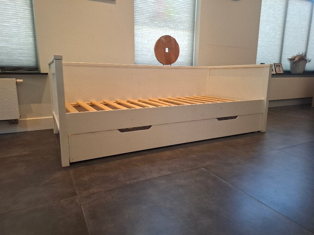 Woood Nikki kinderkamer compleet bed bureau kast, Ophalen, Zo goed als nieuw, Eenpersoons, Wit