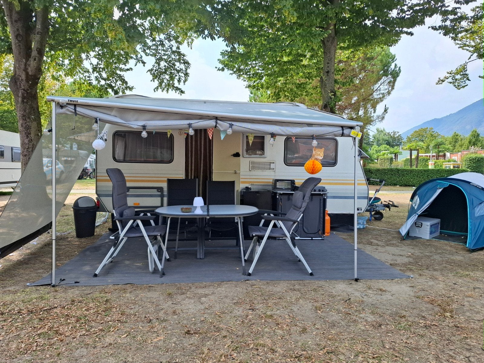 Knaus Sudwind 8404 met rondzit, Rondzit, 750 - 1000 kg, Particulier, Luifel