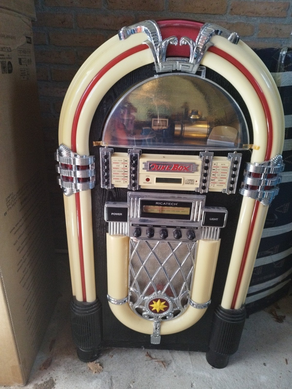 Ricatech Jukebox met CD/Radio/USB/SD - Retro Stijl, Verzamelen, Automaten | Jukeboxen, Ophalen, Gebruikt, 1970 tot heden, Overige merken