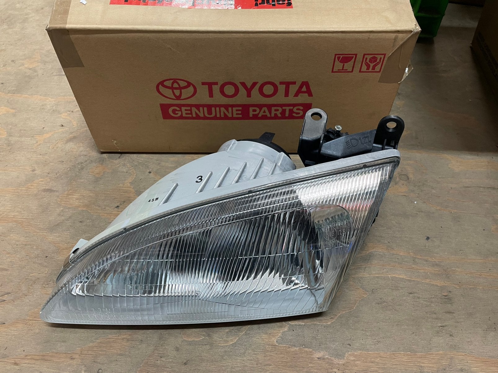 Toyota paseo koplamp links nieuw 81150-16630, Auto-onderdelen, Ophalen of Verzenden, Nieuw, Toyota