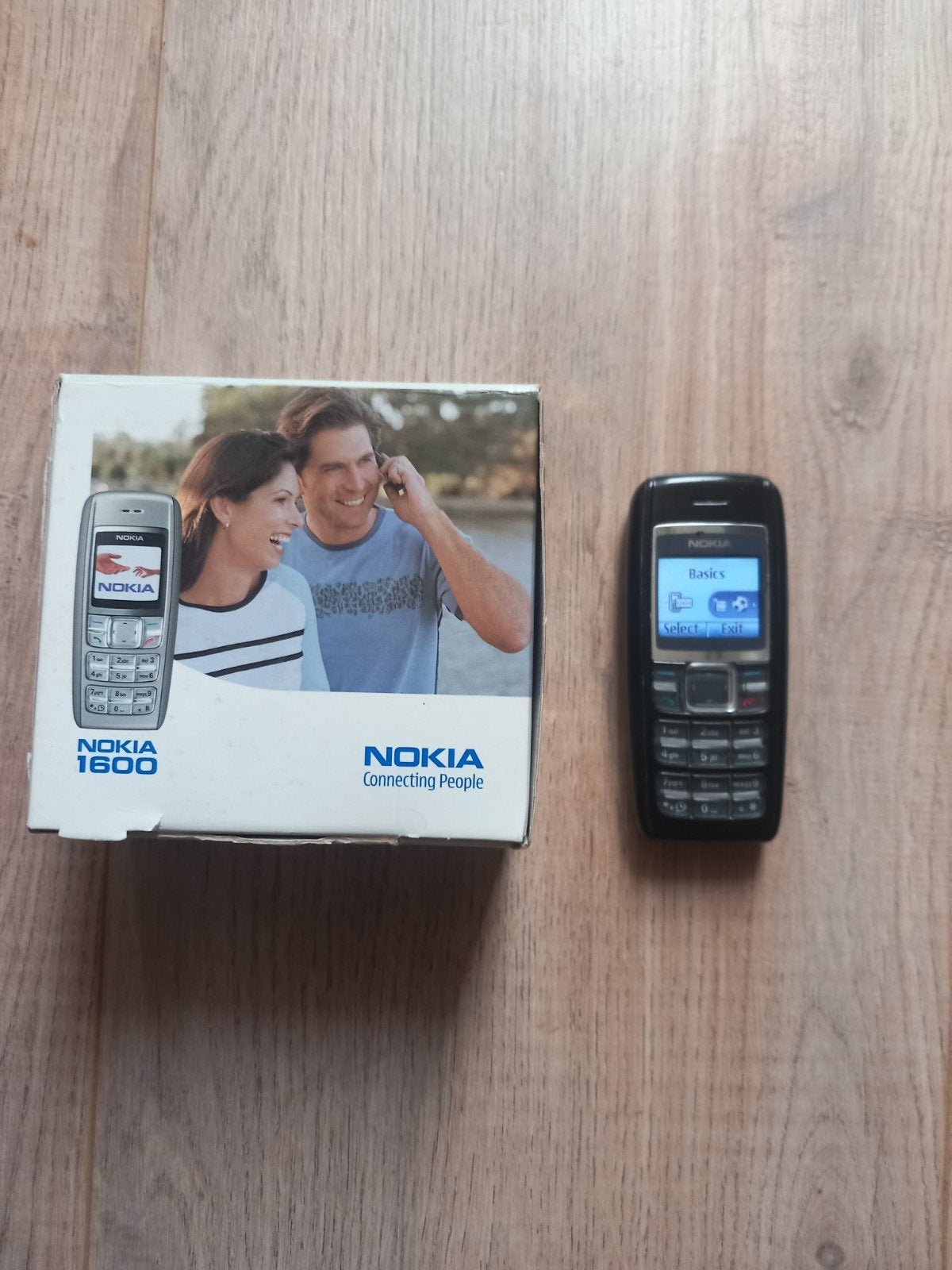 Volledig werkende Nokia 1600 met accessoires, Gebruikt, Blauw, Geen camera, Fysiek toetsenbord