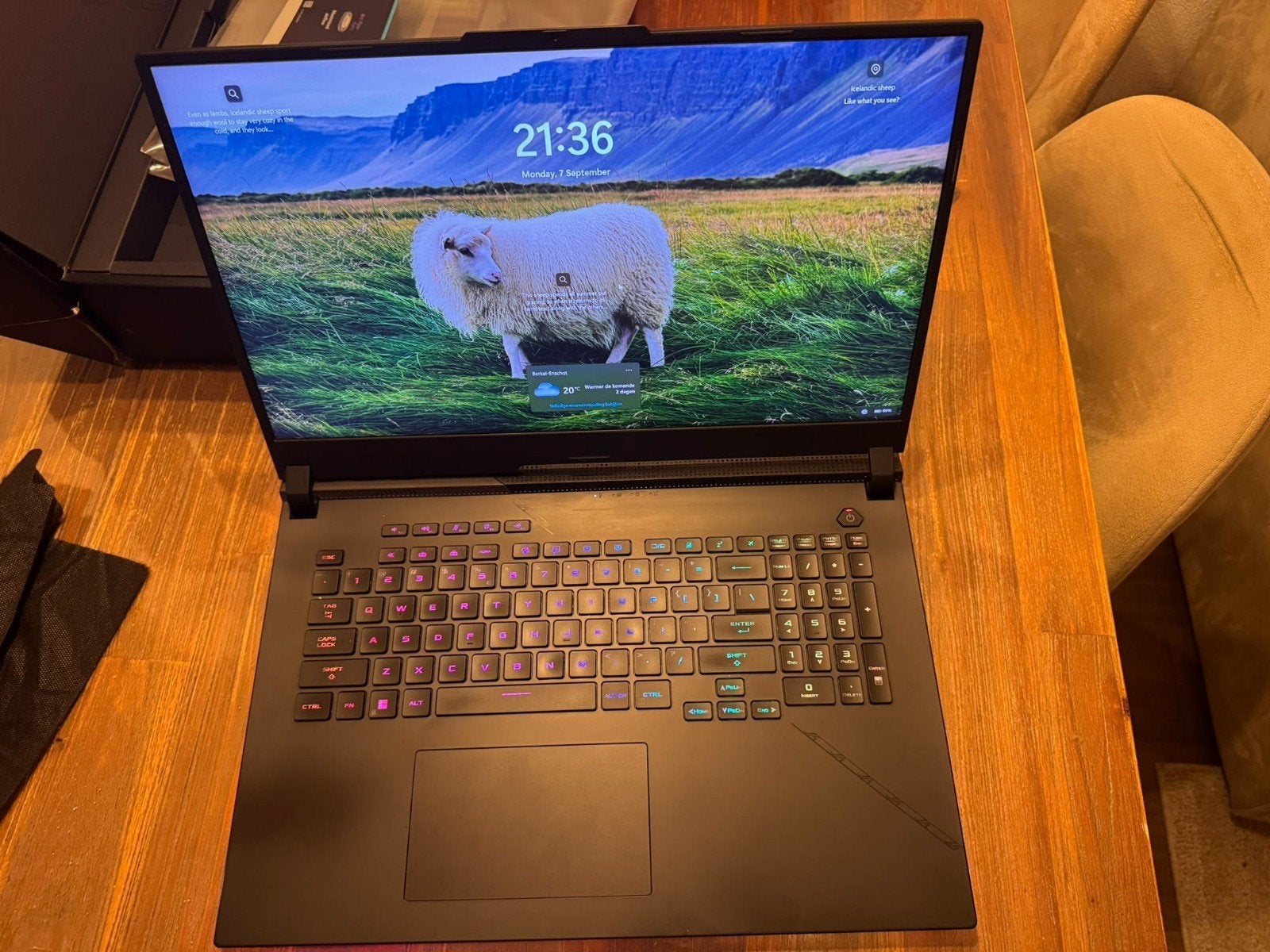 ASUS ROG Scar 17 RTX 4090, 7950HX3D Gaming Laptop