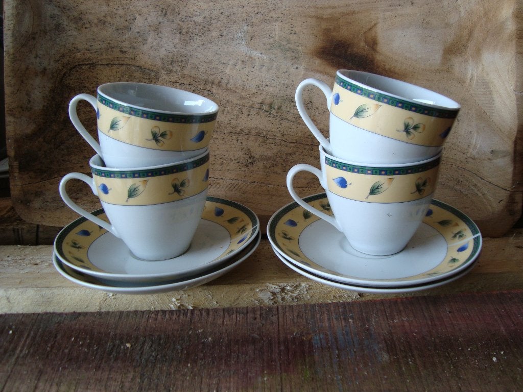 4 kop en schotels, Huis en Inrichting, Keuken | Servies, Nieuw, Ophalen of Verzenden, Overige stijlen, Kop(pen) en/of Schotel(s)