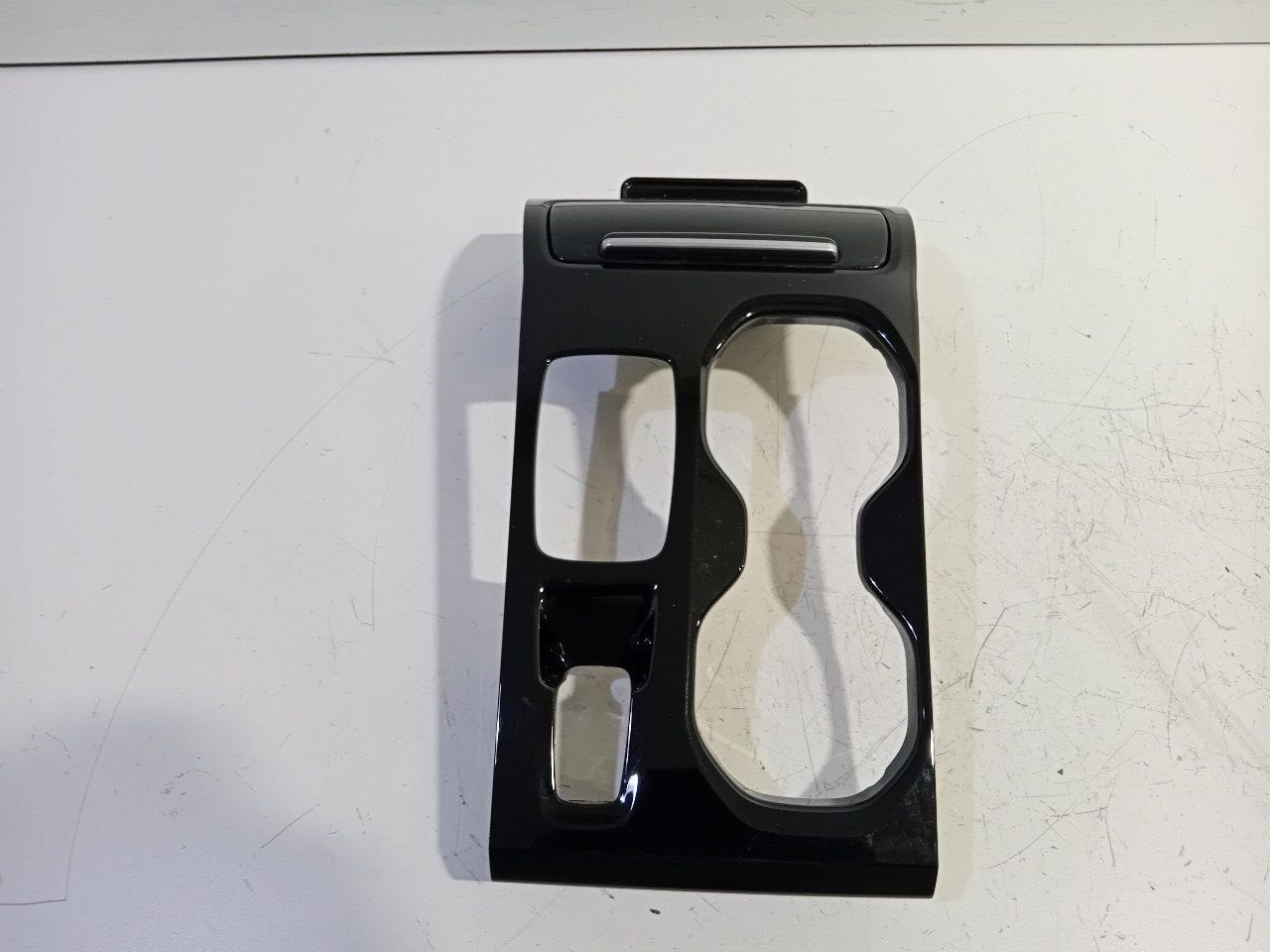 Sierlijst Volvo XC40, Auto-onderdelen, Onderdelen@venauto.nl, Van der Ven Autorecycling B.V., Gebruikt, Ettenseweg 76, 4706 PB Roosendaal, The Netherlands