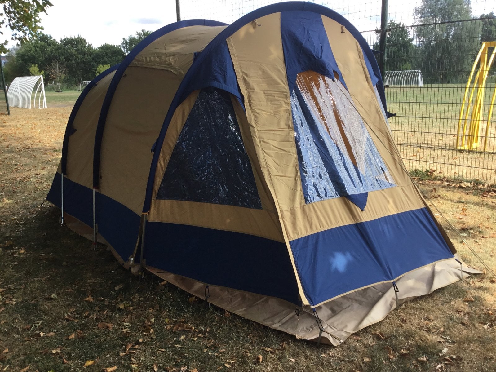 Vrijbuiter Columbus 3-persoons tent met complete kampeeruitr, Ophalen, Zo goed als nieuw, Tot en met 3
