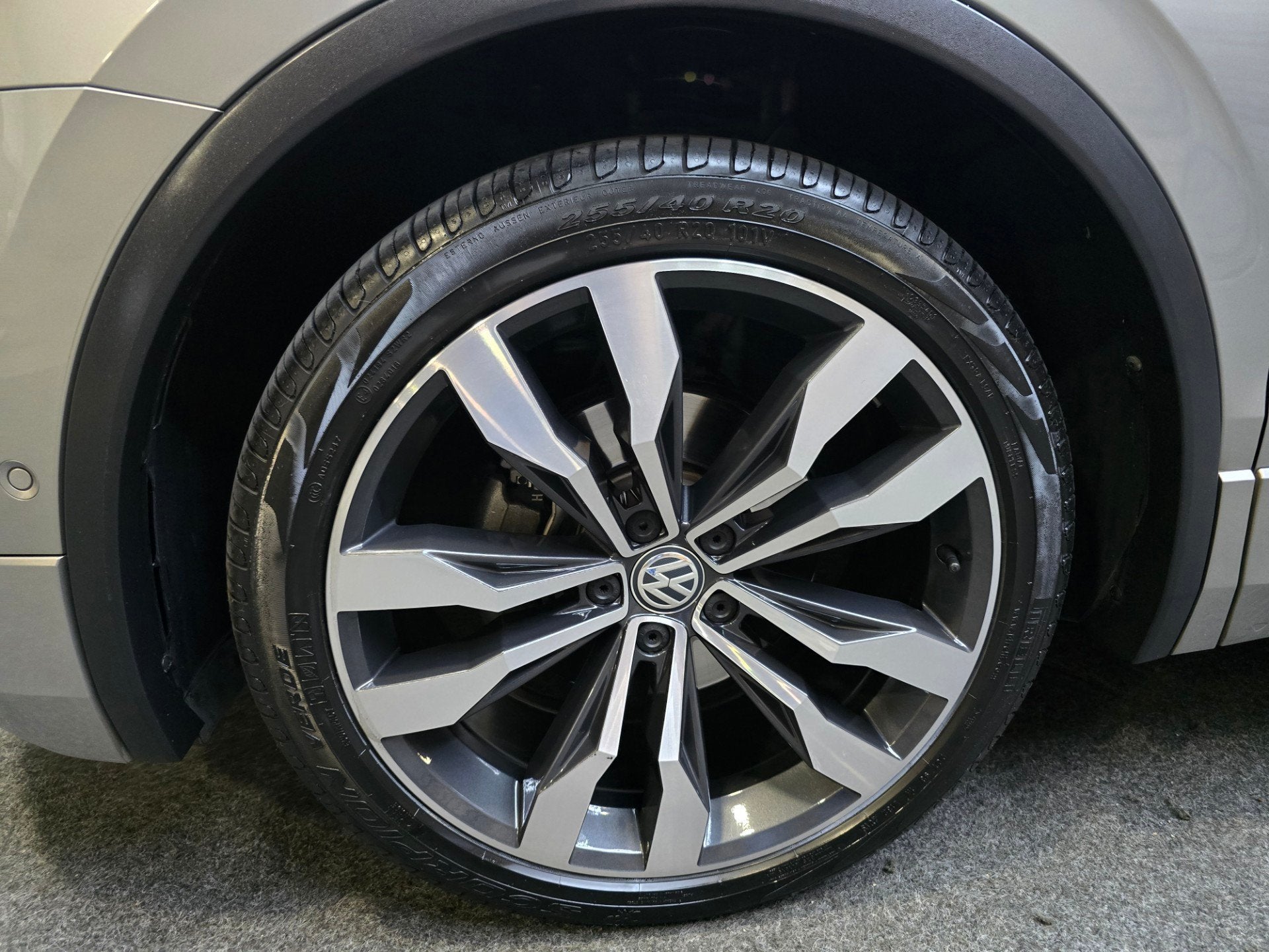 Volkswagen Tiguan 1.5 TSI Comfortline Business R Line Navi V, Voorwielaandrijving, Automatische klimaatregeling, Stof, 4 cilinders