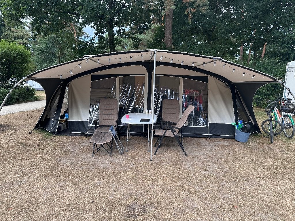 Caravan met mooie voortent en luifel UNICO, Rondzit, Particulier, 6 tot 7 meter, Wilk