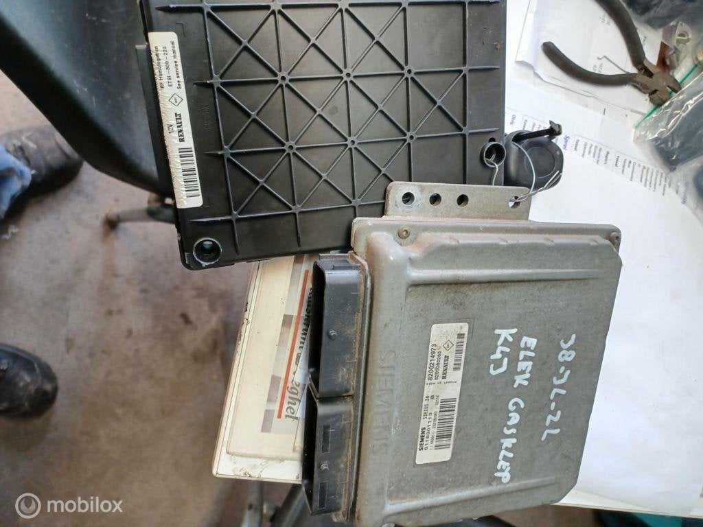 Computer  8200214973+ uch 8200029340b+sleutels renault, Auto-onderdelen, Gebruikt, Renault, Ophalen of Verzenden, Renault